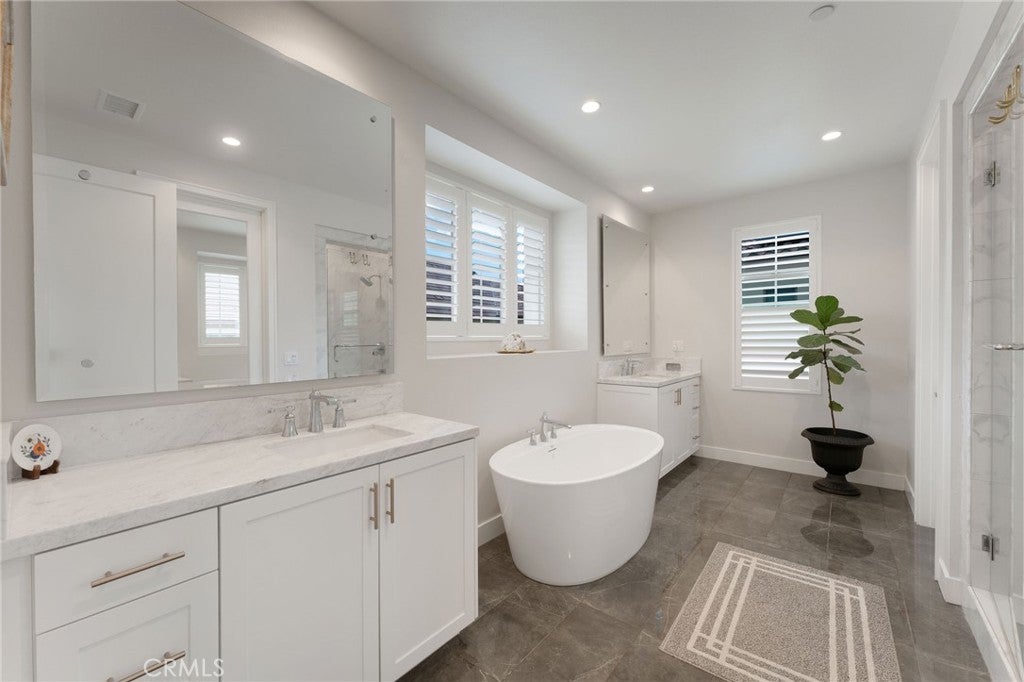 Irvine, California, 92620, United States, 4 Bedrooms Bedrooms, ,4 BathroomsBathrooms,Residential,Active,1986899