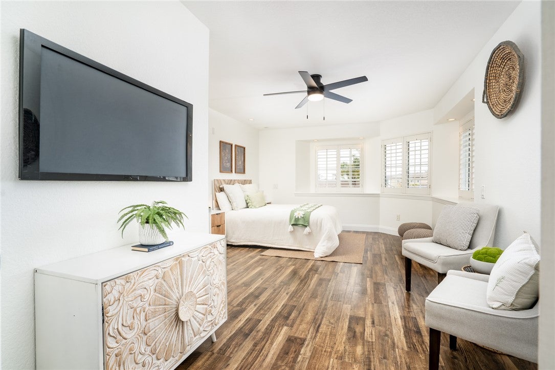 Huntington Beach, California, 92647, United States, 4 Bedrooms Bedrooms, ,3 BathroomsBathrooms,Residential,Active,2037145