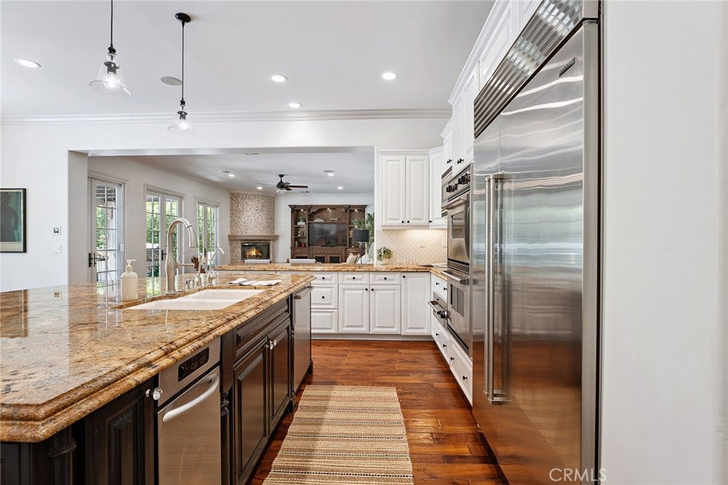 Calabasas, California, 91302, United States, 5 Bedrooms Bedrooms, ,6 BathroomsBathrooms,Residential,Active,1929471