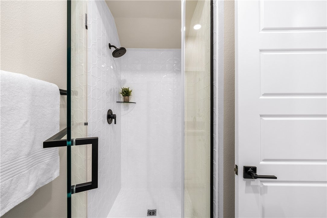 Castaic, California, 91384, United States, 6 Bedrooms Bedrooms, ,6 BathroomsBathrooms,Residential,Active,2006979