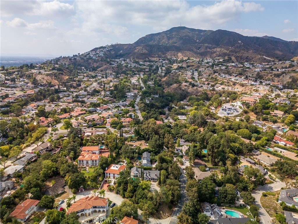 Glendale, California, 91207, United States, 4 Bedrooms Bedrooms, ,4 BathroomsBathrooms,Residential,Active,1945087