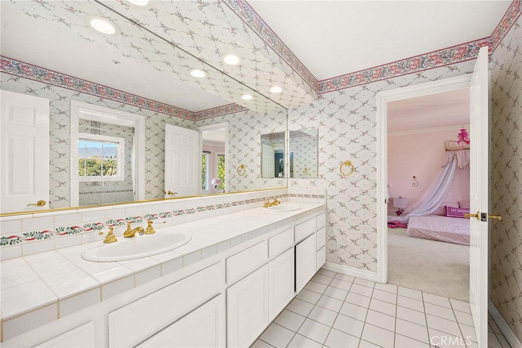 Arcadia, California, 91006, United States, 6 Bedrooms Bedrooms, ,6 BathroomsBathrooms,Residential,Active,1986863