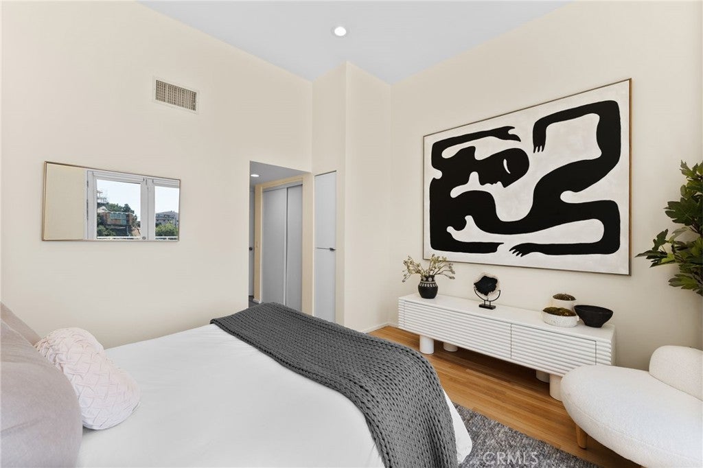 West Hollywood, California, 90069, United States, 3 Bedrooms Bedrooms, ,4 BathroomsBathrooms,Residential,Active,1922666
