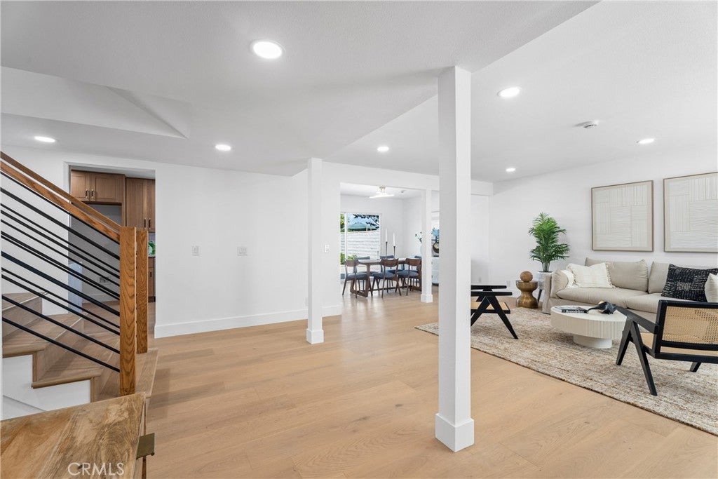 Huntington Beach, California, 92646, United States, 4 Bedrooms Bedrooms, ,5 BathroomsBathrooms,Residential,Active,1969639