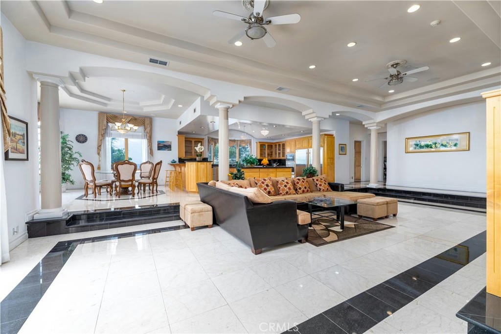 Diamond Bar, California, 91765, United States, ,13 BathroomsBathrooms,Residential,Active,1701829