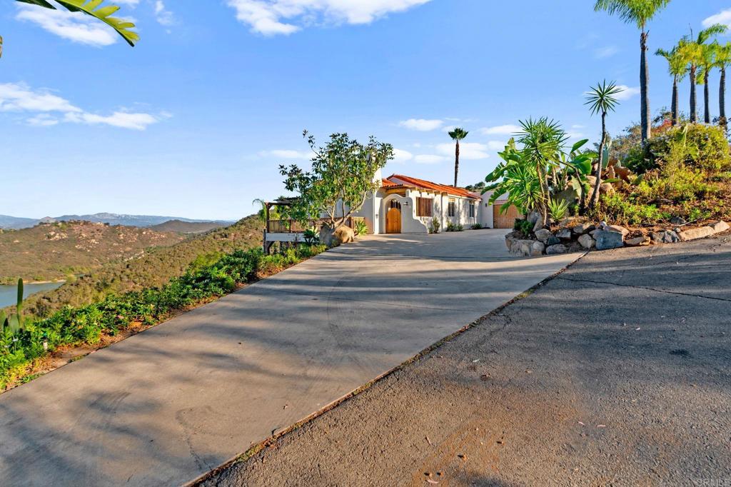 Escondido, California, 92026, United States, 3 Bedrooms Bedrooms, ,2 BathroomsBathrooms,Residential,Active,1972147