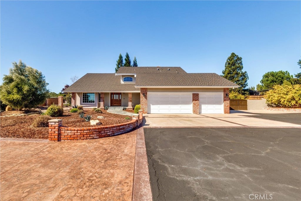 Paso Robles, California, 93446, United States, 4 Bedrooms Bedrooms, ,3 BathroomsBathrooms,Residential,Active,1973344