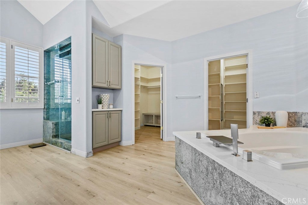 Chatsworth, California, 91311, United States, 5 Bedrooms Bedrooms, ,6 BathroomsBathrooms,Residential,Active,2015219