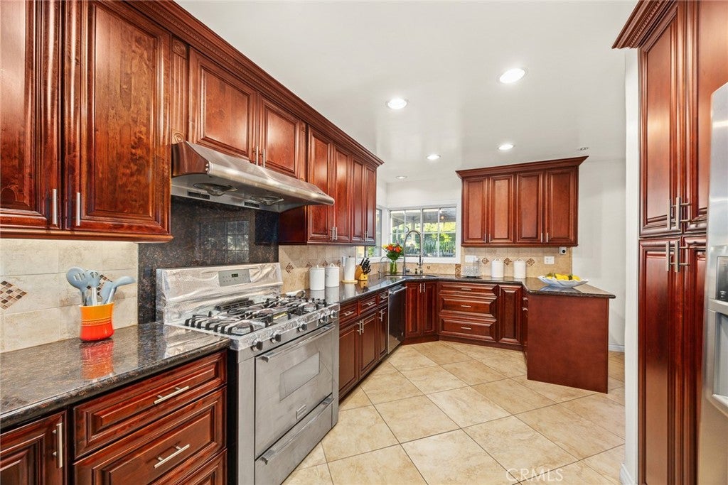 Bradbury, California, 91008, United States, 5 Bedrooms Bedrooms, ,5 BathroomsBathrooms,Residential,Active,1944055