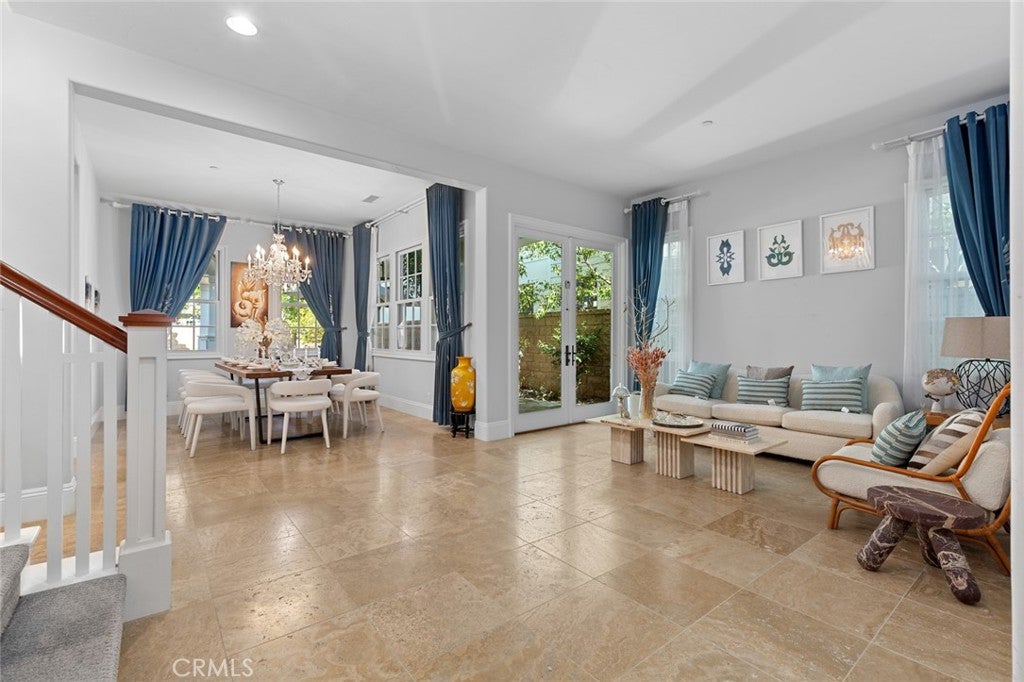 Huntington Beach, California, 92649, United States, 4 Bedrooms Bedrooms, ,4 BathroomsBathrooms,Residential,Active,1780402