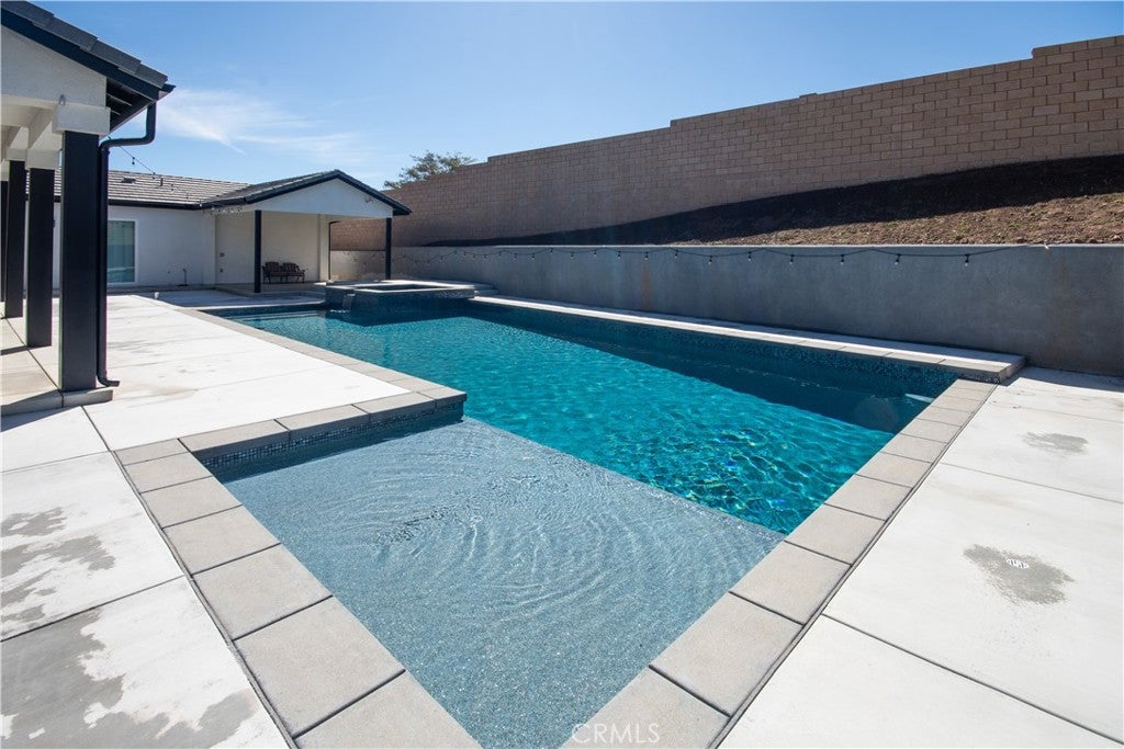 Corona, California, 92881, United States, 8 Bedrooms Bedrooms, ,9 BathroomsBathrooms,Residential,Active,1902941