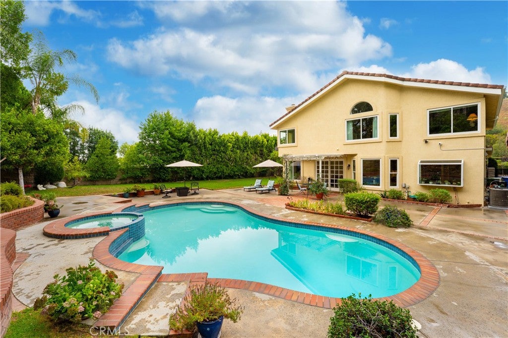 Granada Hills, California, 91344, United States, 5 Bedrooms Bedrooms, ,3 BathroomsBathrooms,Residential,Active,1952998
