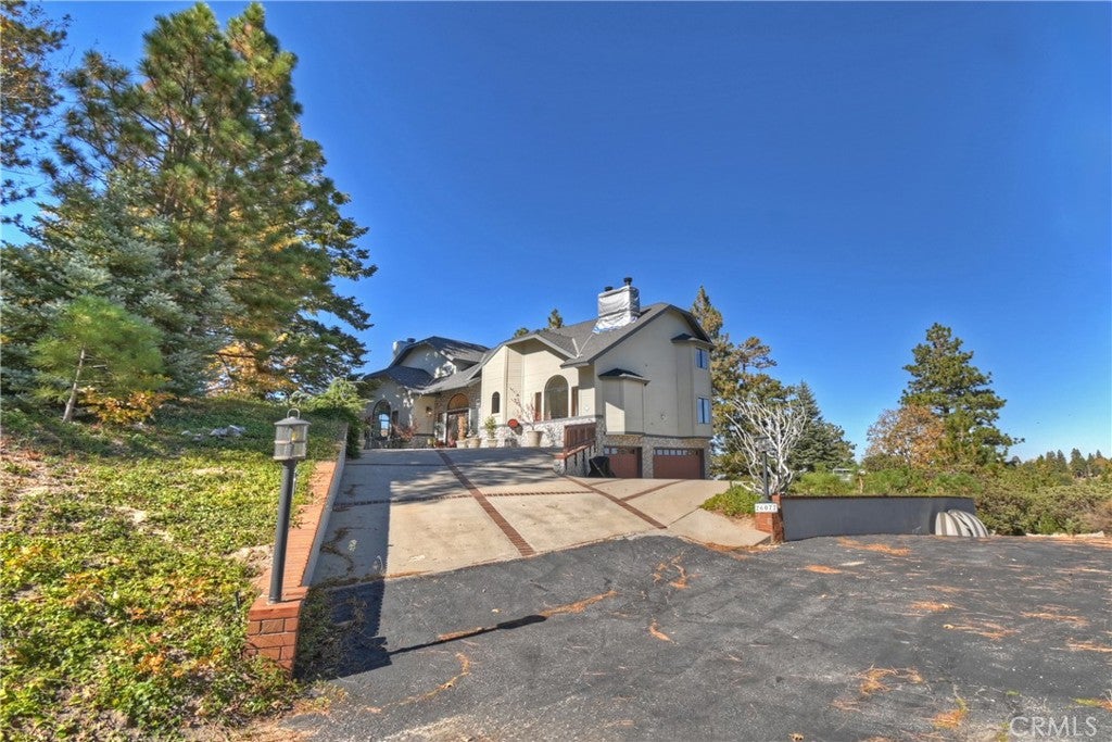 Lake Arrowhead, California, 92352, United States, 4 Bedrooms Bedrooms, ,3 BathroomsBathrooms,Residential,Active,1998581