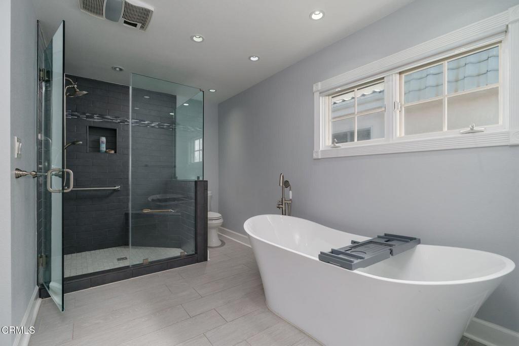 Oxnard, California, 93035, United States, ,4 BathroomsBathrooms,Residential,Active,1841320