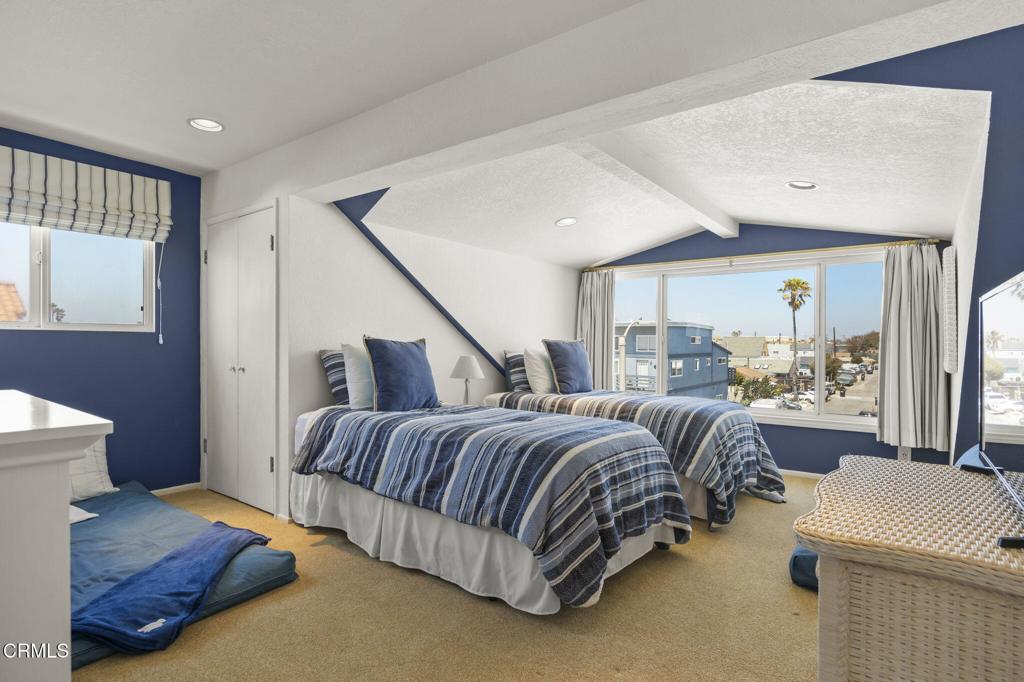 Oxnard, California, 93035, United States, 5 Bedrooms Bedrooms, ,3 BathroomsBathrooms,Residential,Active,1933720