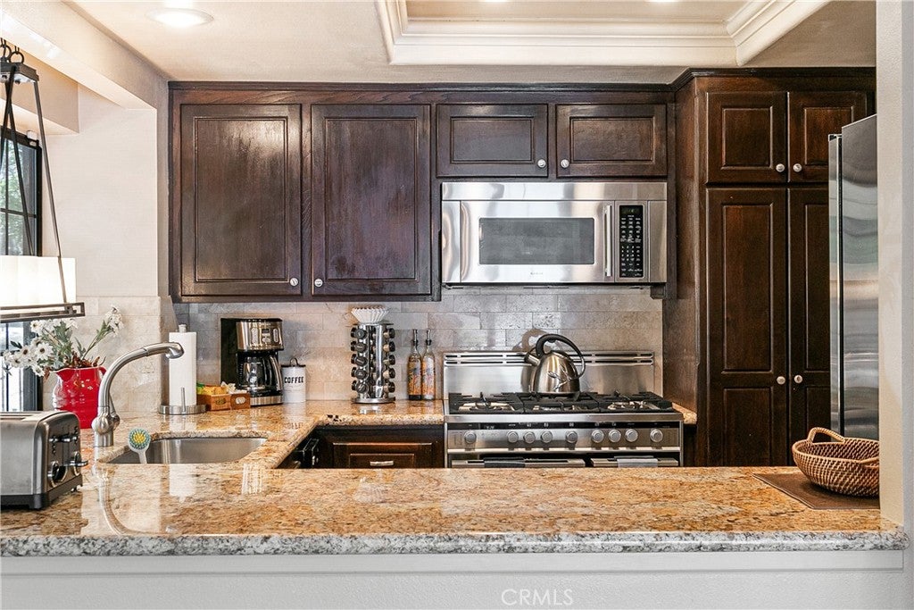 Lake Arrowhead, California, 92352, United States, 2 Bedrooms Bedrooms, ,3 BathroomsBathrooms,Residential,Active,1908134