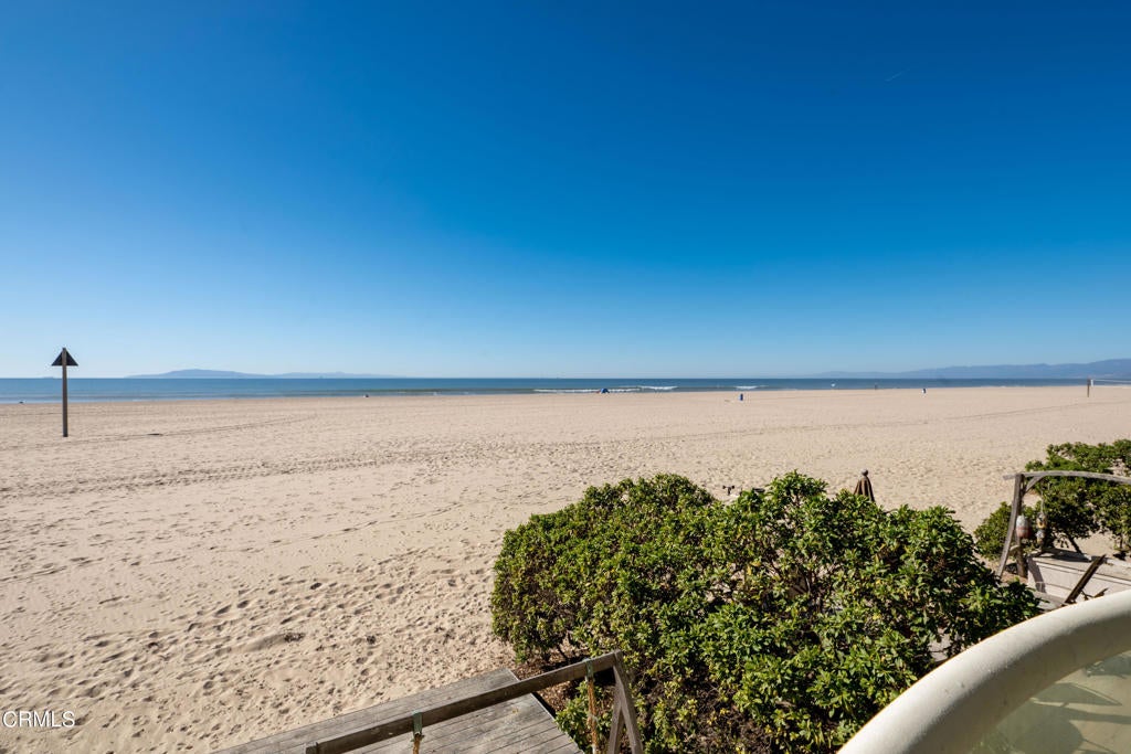 Oxnard, California, 93035, United States, 4 Bedrooms Bedrooms, ,5 BathroomsBathrooms,Residential,Active,1953419