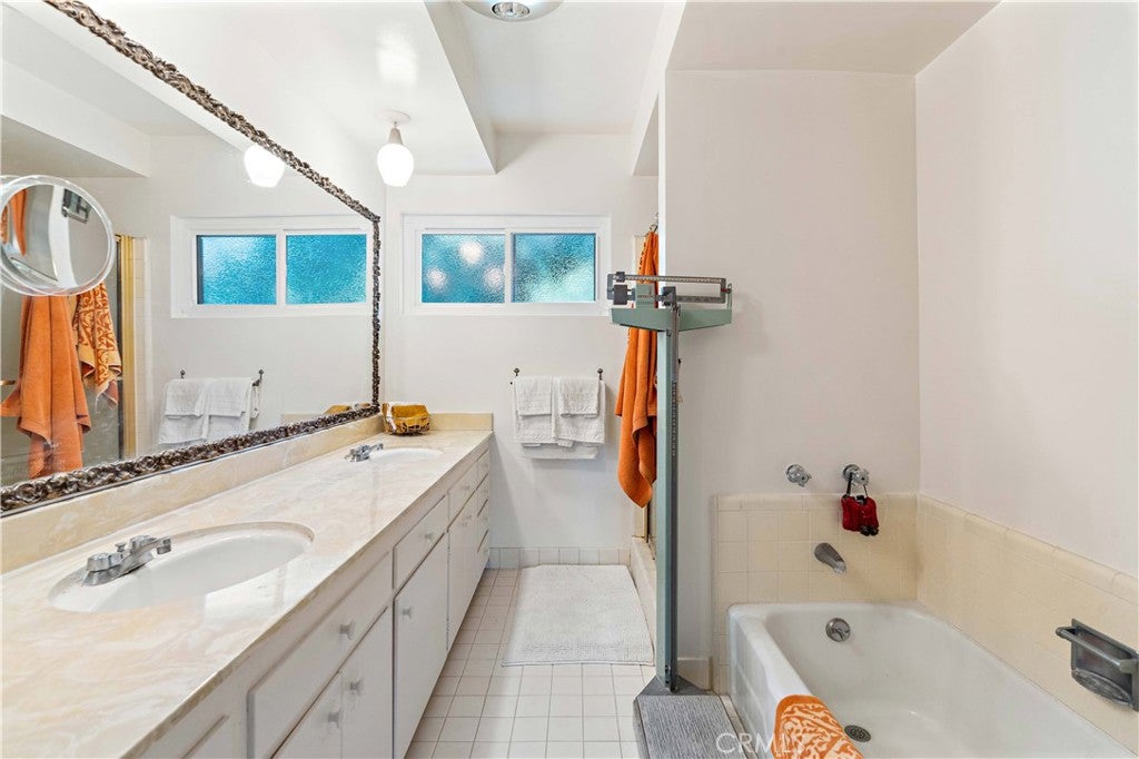 Studio City, California, 91604, United States, 5 Bedrooms Bedrooms, ,4 BathroomsBathrooms,Residential,Active,2006964