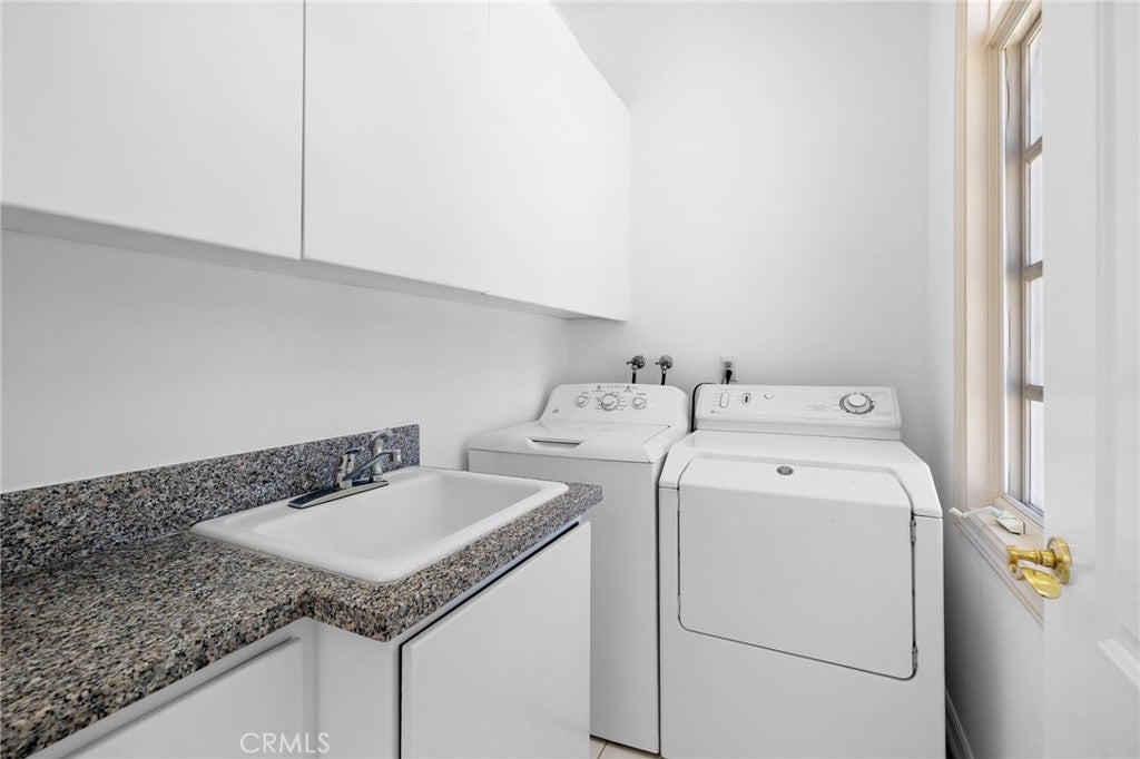 Glendale, California, 91206, United States, 5 Bedrooms Bedrooms, ,6 BathroomsBathrooms,Residential,Active,1941392