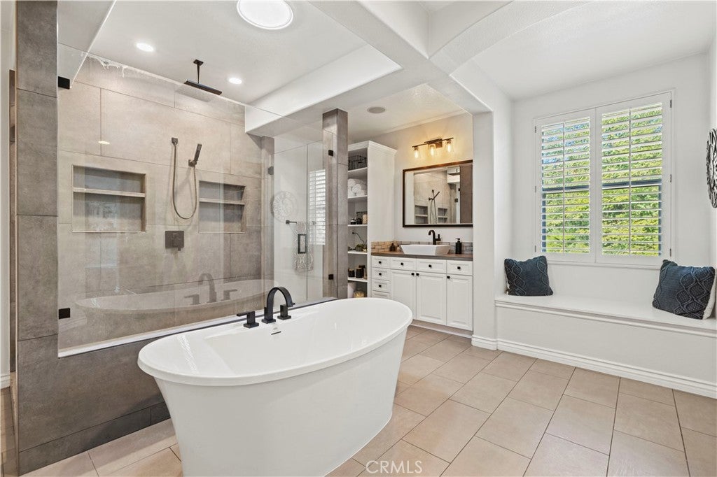 Stevenson Ranch, California, 91381, United States, 5 Bedrooms Bedrooms, ,4 BathroomsBathrooms,Residential,Active,2015851