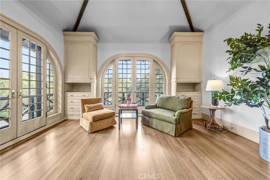 Pasadena, California, 91106, United States, 8 Bedrooms Bedrooms, ,10 BathroomsBathrooms,Residential,Active,1996260