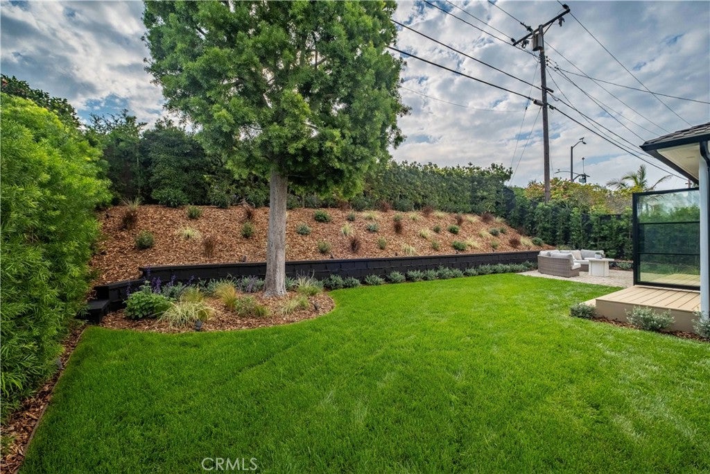 Redondo Beach, California, 90277, United States, 4 Bedrooms Bedrooms, ,3 BathroomsBathrooms,Residential,Active,1990651