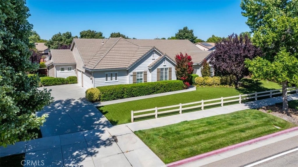 Paso Robles, California, 93446, United States, 4 Bedrooms Bedrooms, ,3 BathroomsBathrooms,Residential,Active,1914823