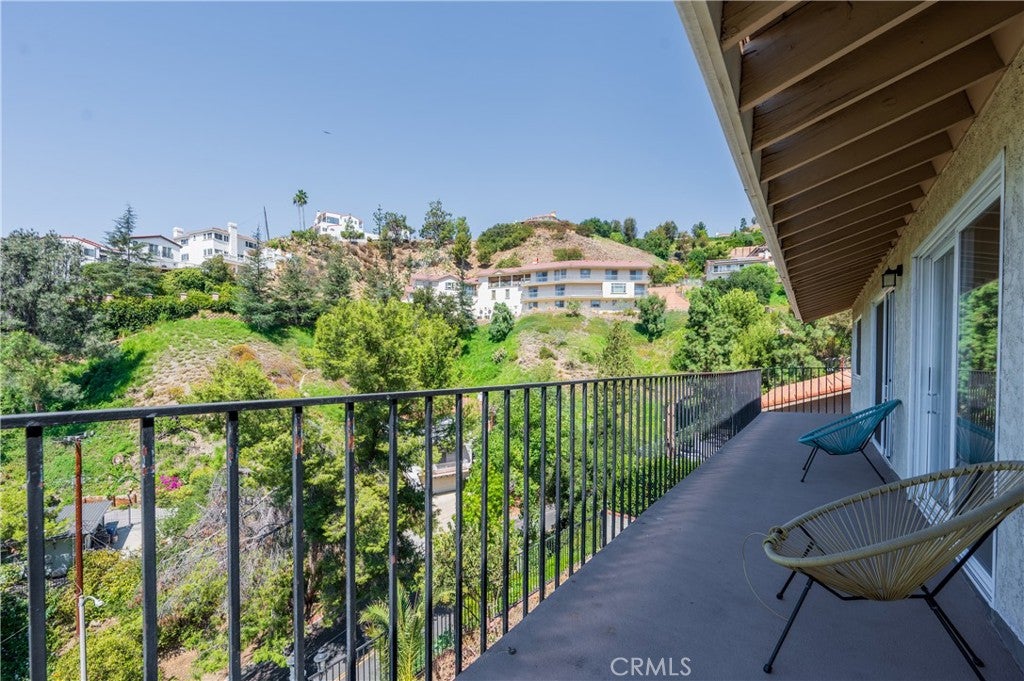 Burbank, California, 91501, United States, 5 Bedrooms Bedrooms, ,5 BathroomsBathrooms,Residential,Active,1943797