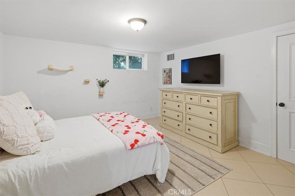 Agoura Hills, California, 91301, United States, 4 Bedrooms Bedrooms, ,5 BathroomsBathrooms,Residential,Active,1966025