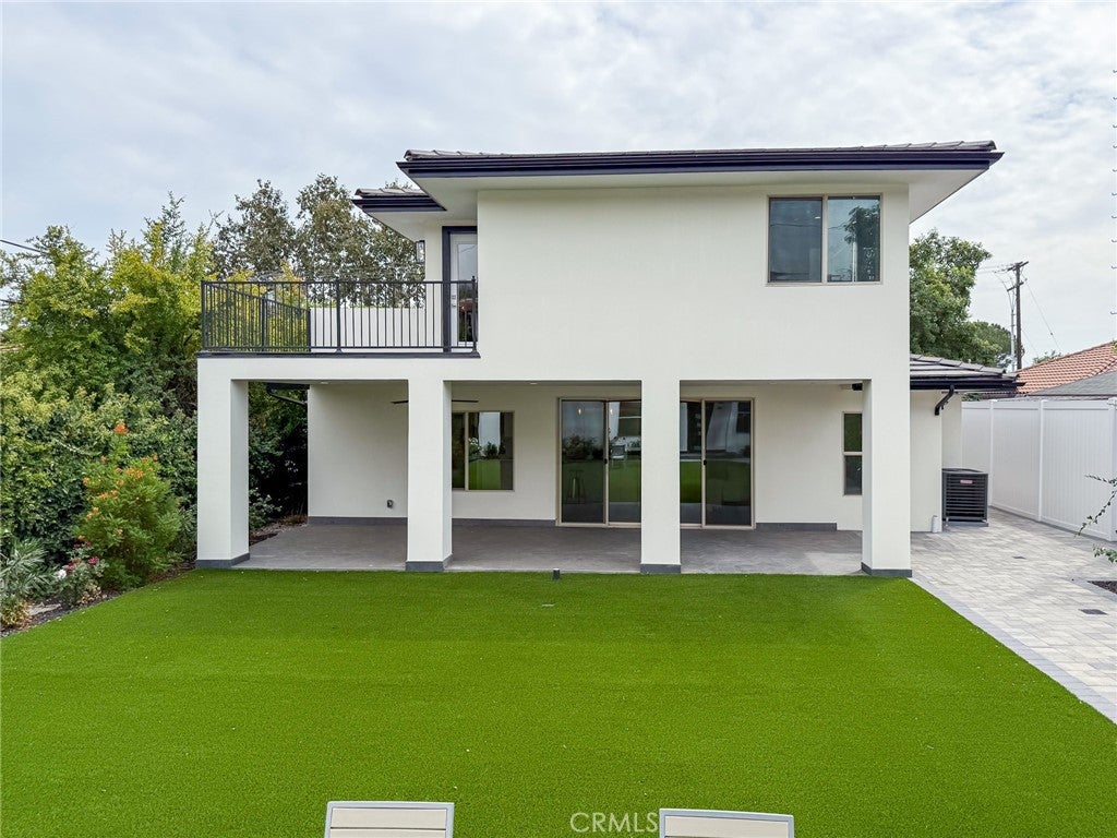 Pasadena, California, 91107, United States, 7 Bedrooms Bedrooms, ,8 BathroomsBathrooms,Residential,Active,1944066