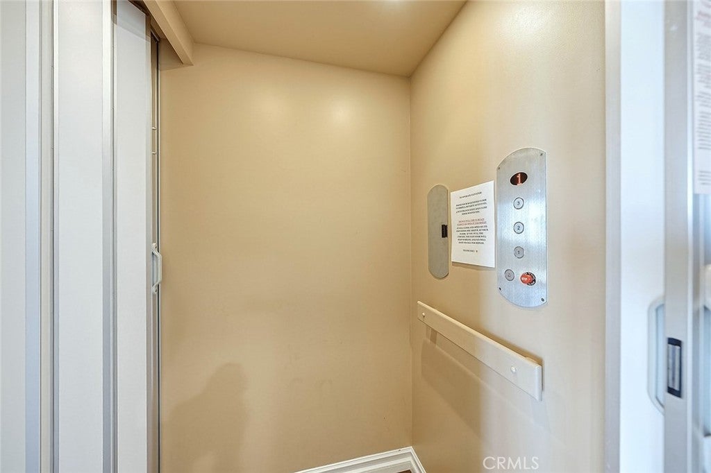 La Canada Flintridge, California, 91011, United States, 4 Bedrooms Bedrooms, ,5 BathroomsBathrooms,Residential,Active,2014608