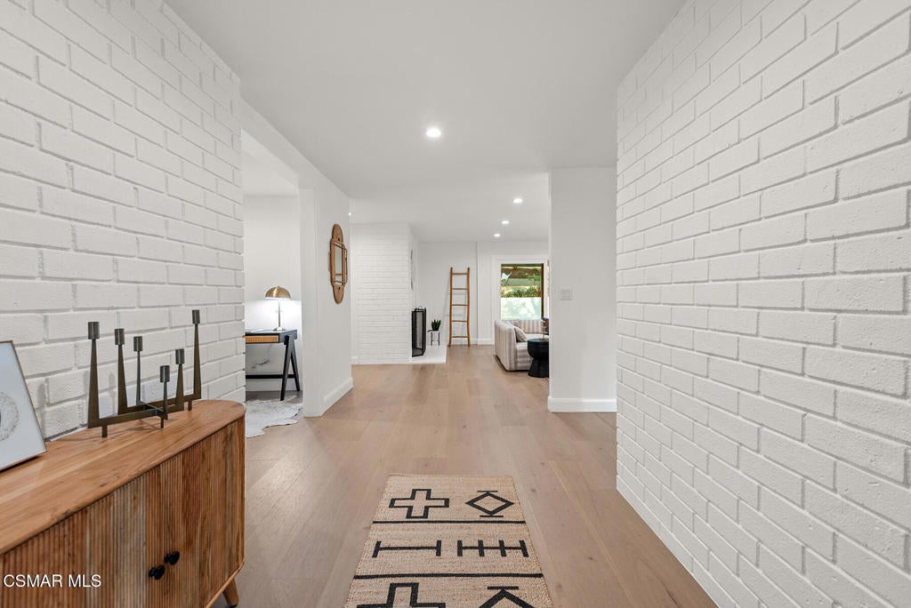Westlake Village, California, 91361, United States, 4 Bedrooms Bedrooms, ,4 BathroomsBathrooms,Residential,Active,1867926