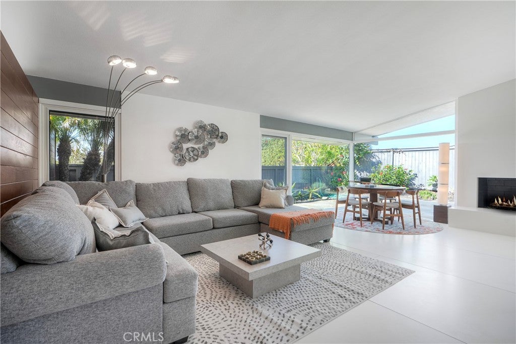 Dana Point, California, 92629, United States, 3 Bedrooms Bedrooms, ,2 BathroomsBathrooms,Residential,Active,1973342