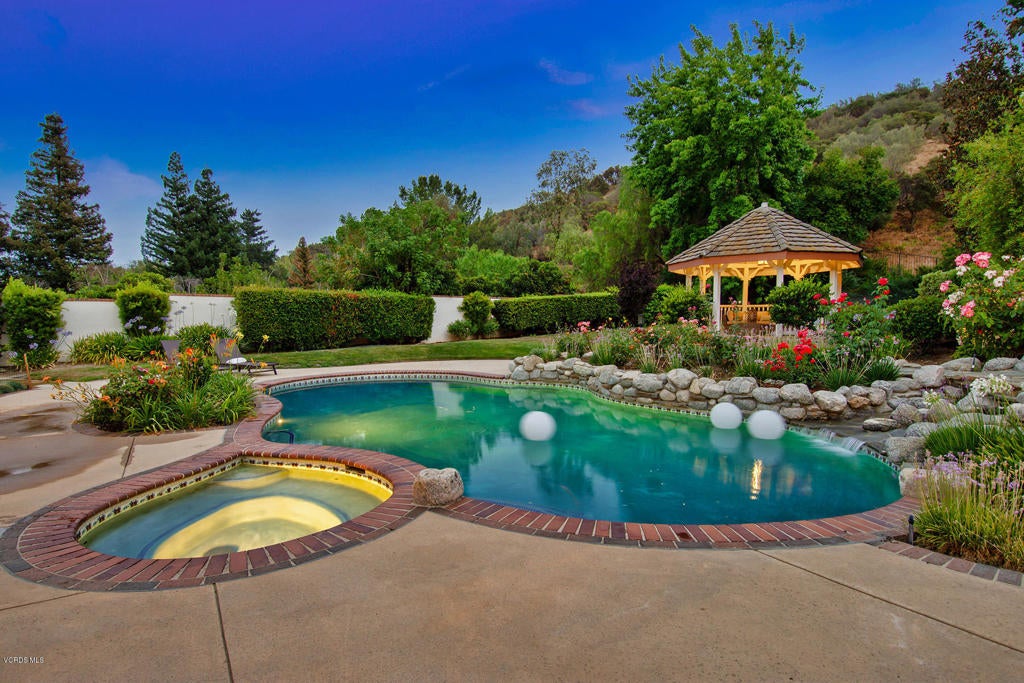 Agoura Hills, California, 91301, United States, 5 Bedrooms Bedrooms, ,5 BathroomsBathrooms,Residential,Active,2012898