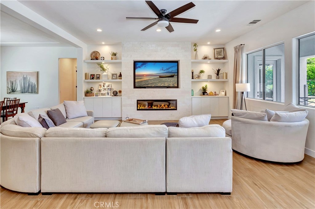 Indio, California, 92201, United States, 6 Bedrooms Bedrooms, ,5 BathroomsBathrooms,Residential,Active,1880350