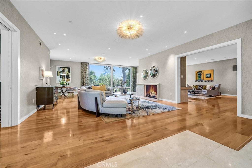 Pasadena, California, 91106, United States, 6 Bedrooms Bedrooms, ,9 BathroomsBathrooms,Residential,Active,1898207