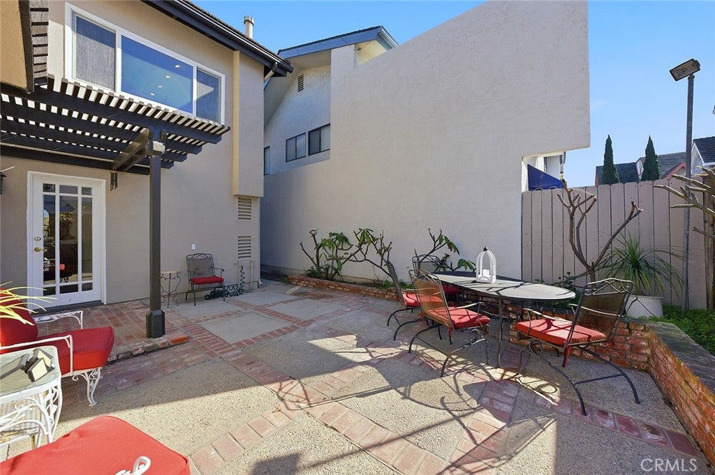 Seal Beach, California, 90740, United States, 4 Bedrooms Bedrooms, ,3 BathroomsBathrooms,Residential,Active,2010555