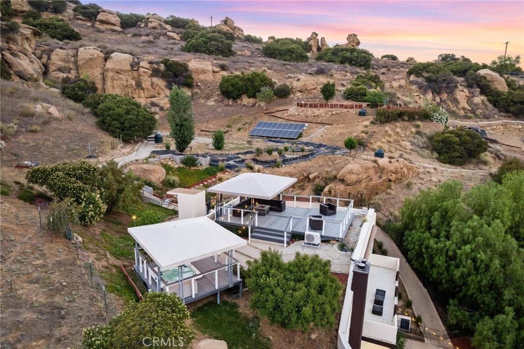 Chatsworth, California, 91311, United States, 4 Bedrooms Bedrooms, ,4 BathroomsBathrooms,Residential,Active,2011421