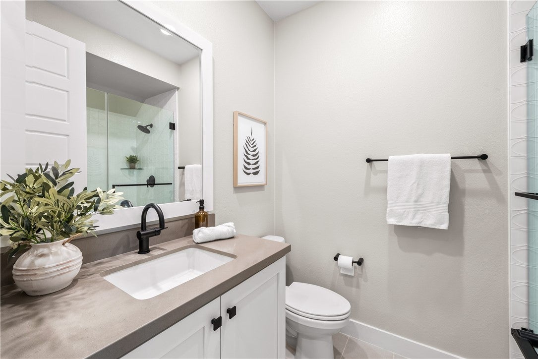 Castaic, California, 91384, United States, 6 Bedrooms Bedrooms, ,6 BathroomsBathrooms,Residential,Active,2006979