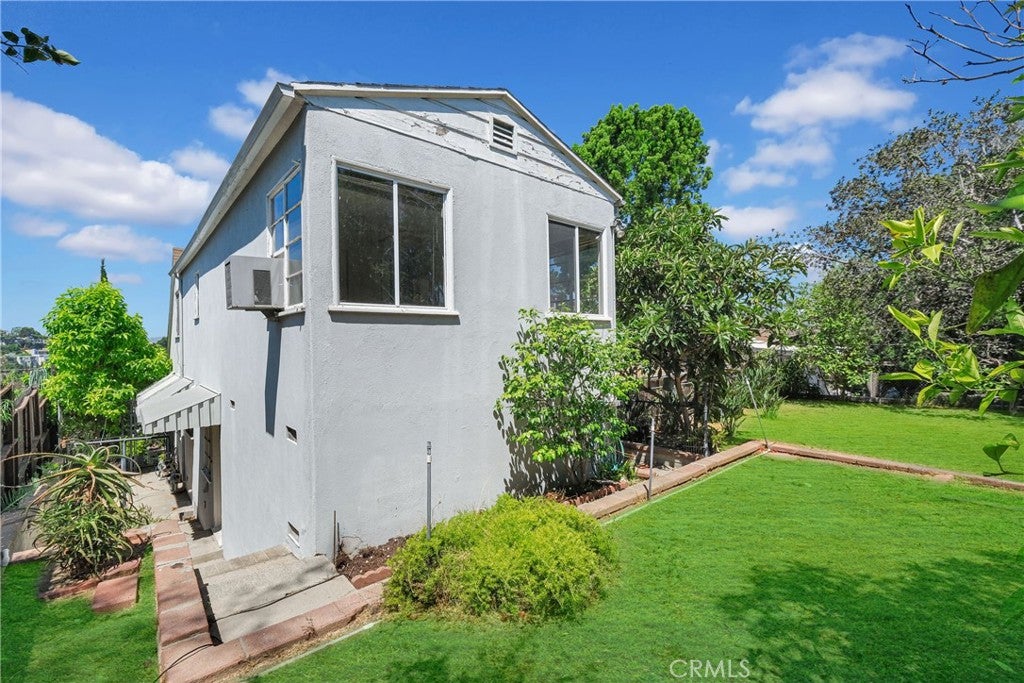 Los Angeles, California, 90039, United States, 4 Bedrooms Bedrooms, ,3 BathroomsBathrooms,Residential,Active,1892396