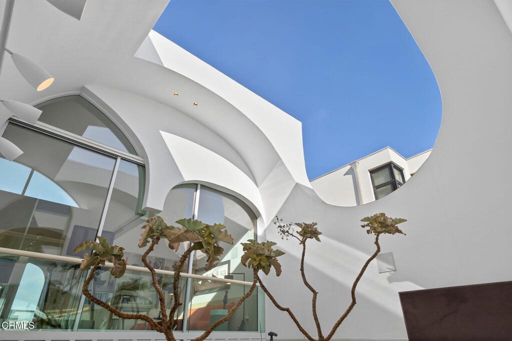 Oxnard, California, 93035, United States, 4 Bedrooms Bedrooms, ,5 BathroomsBathrooms,Residential,Active,1904736