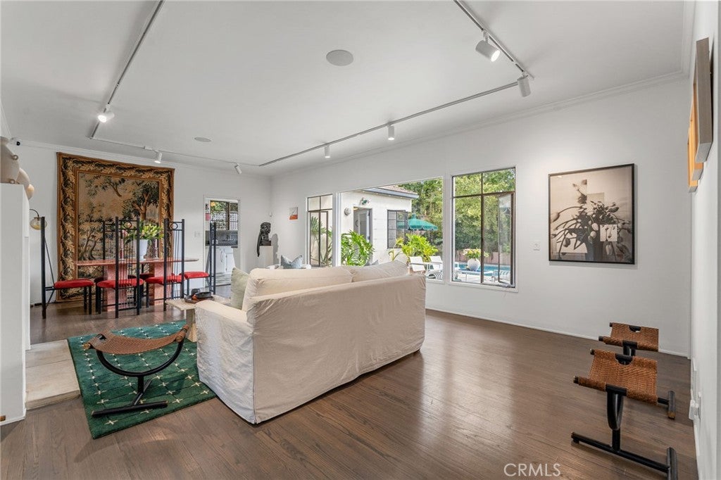 Los Angeles, California, 90027, United States, 3 Bedrooms Bedrooms, ,2 BathroomsBathrooms,Residential,Active,1953705