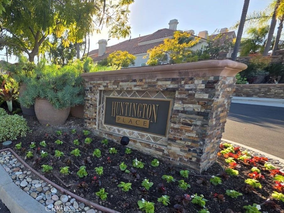 Huntington Beach, California, 92646, United States, 4 Bedrooms Bedrooms, ,5 BathroomsBathrooms,Residential,Active,2014597