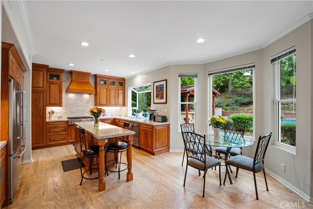 Granada Hills, California, 91344, United States, 5 Bedrooms Bedrooms, ,3 BathroomsBathrooms,Residential,Active,1952998
