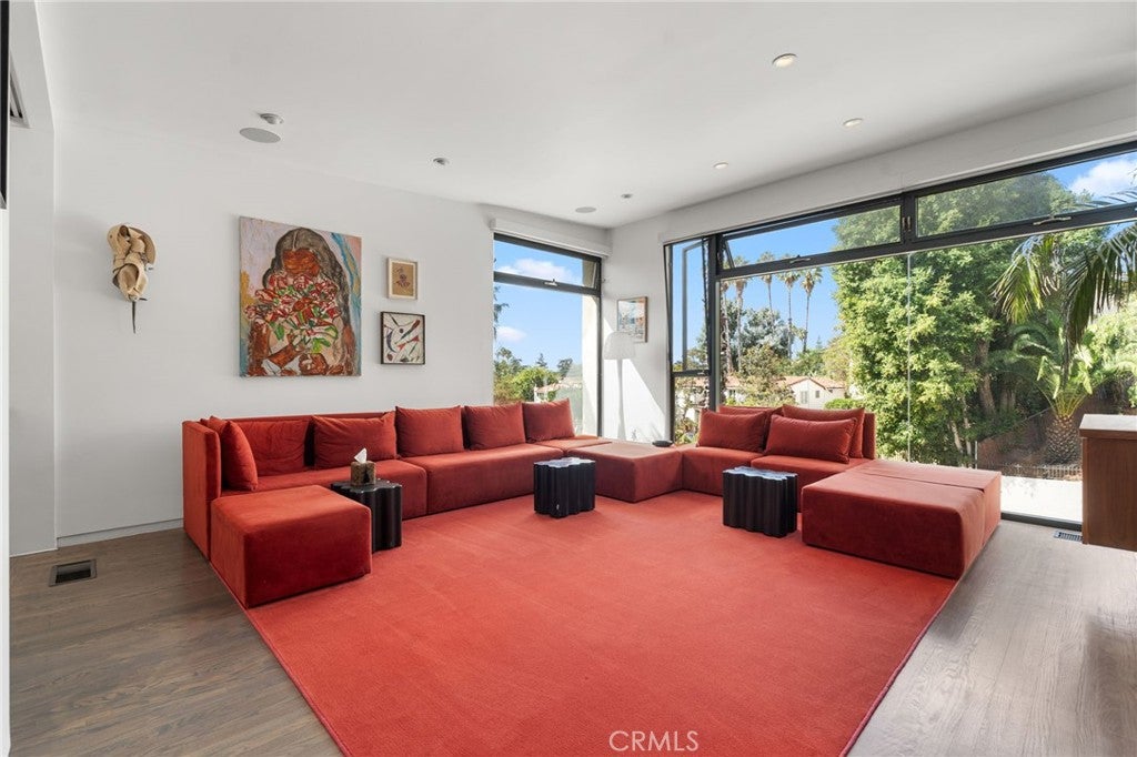 Los Angeles, California, 90027, United States, 3 Bedrooms Bedrooms, ,2 BathroomsBathrooms,Residential,Active,1953705