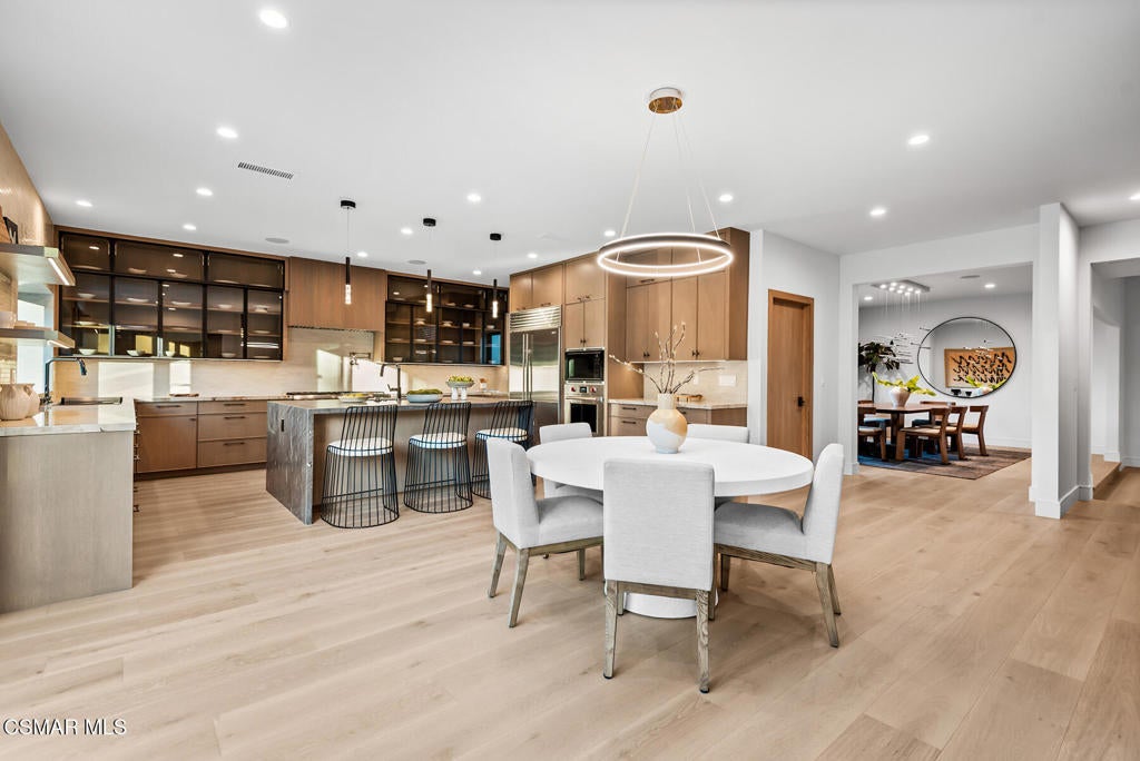 Westlake Village, California, 91362, United States, 5 Bedrooms Bedrooms, ,7 BathroomsBathrooms,Residential,Active,1985560