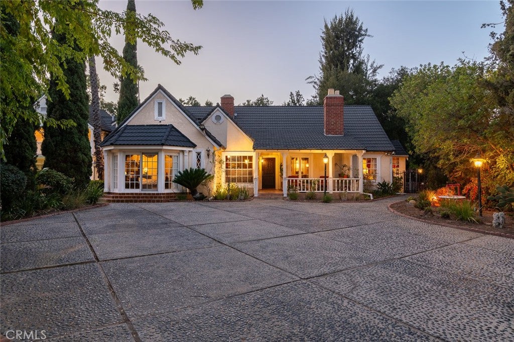 Glendale, California, 91207, United States, 4 Bedrooms Bedrooms, ,4 BathroomsBathrooms,Residential,Active,1945087