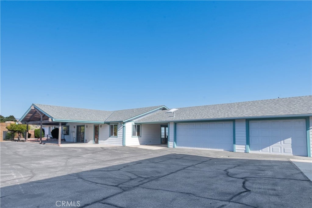 Paso Robles, California, 93446, United States, 3 Bedrooms Bedrooms, ,4 BathroomsBathrooms,Residential,Active,1970943