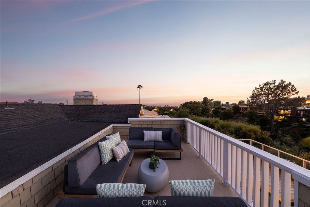 Corona Del Mar, California, 92625, United States, 4 Bedrooms Bedrooms, ,3 BathroomsBathrooms,Residential,Active,1871240