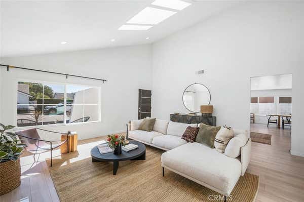 984 CARNATION AVE, COSTA MESA, CA 92626 - Image 1